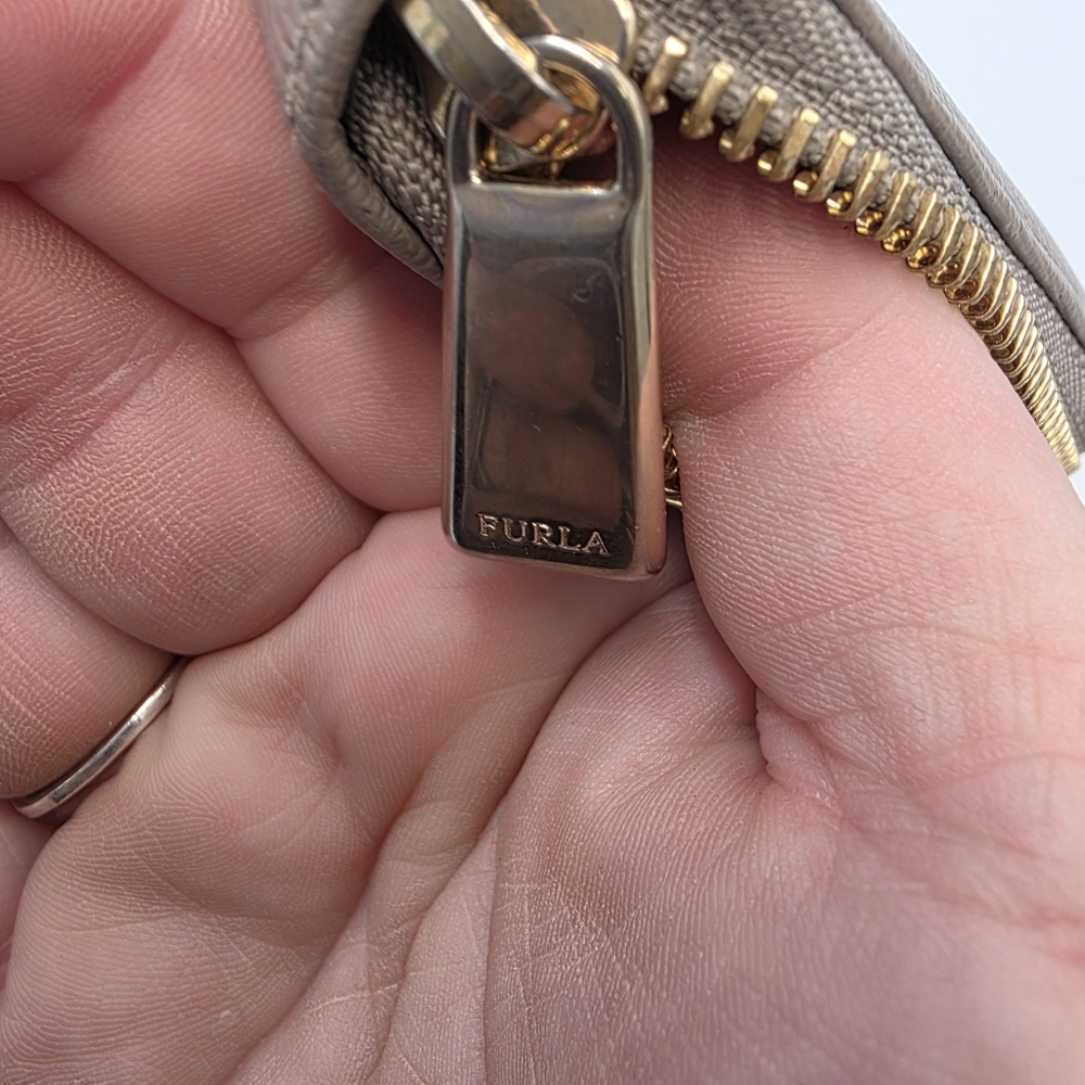 Furla Gray Saffiano Leather Zip Around Wallet Clutch Gold Hardware Excellent! - Picture 9 of 10